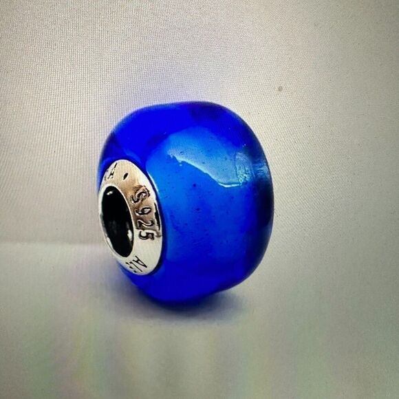 Authentic Pandora #793105C00 Blue Mini Murano Glass Charm - Picture 1 of 3